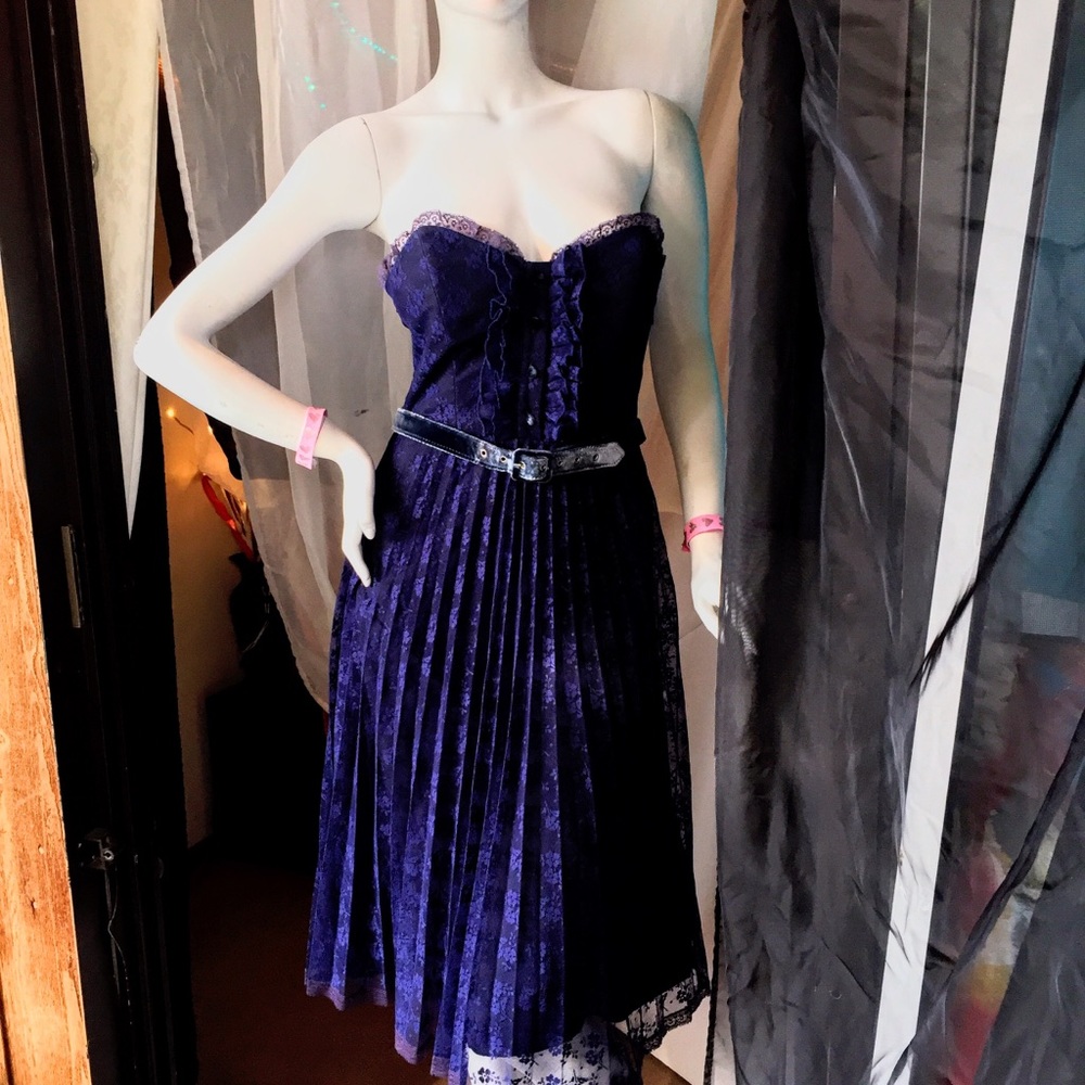 Betsey Johnson “New York” Silk Lined Lace Dress